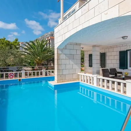Amazing In Dingac With 2 Bedrooms *