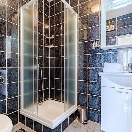 Amazing In Dingac With 2 Bedrooms Gornji Dingač